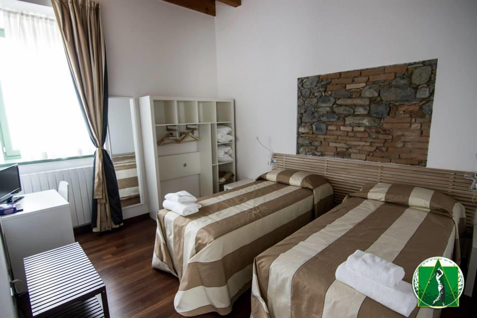 Golf Valcurone Hotel Momperone Екстериор снимка