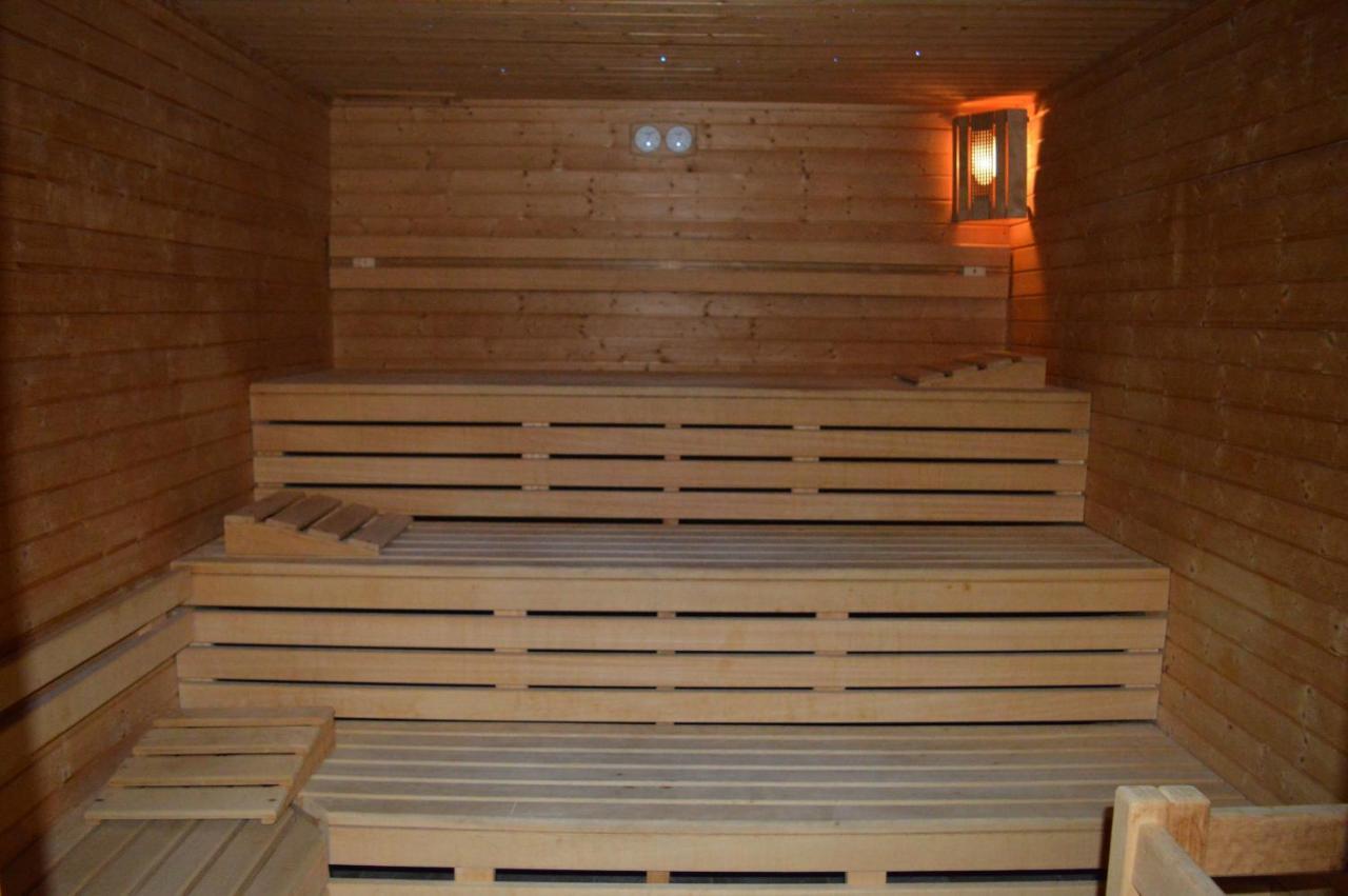 Golf Valcurone Hotel Momperone Екстериор снимка